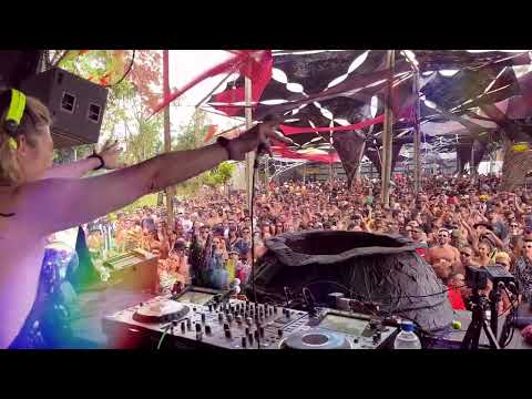 Rubber Hands 2023   Michele Admson   Mundo de Oz Festival