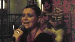 "Atriz Regina" em Seu Inferno Musical - Aos Nossos Filhos e Mundo Novo Vida Nova