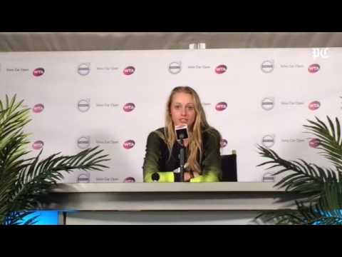 Venus Williams ousted, teenager Fanny Stollar surprises at Volvo Car Open