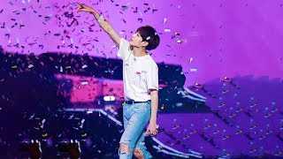 Everybody goes crazy for Jungkook 😱