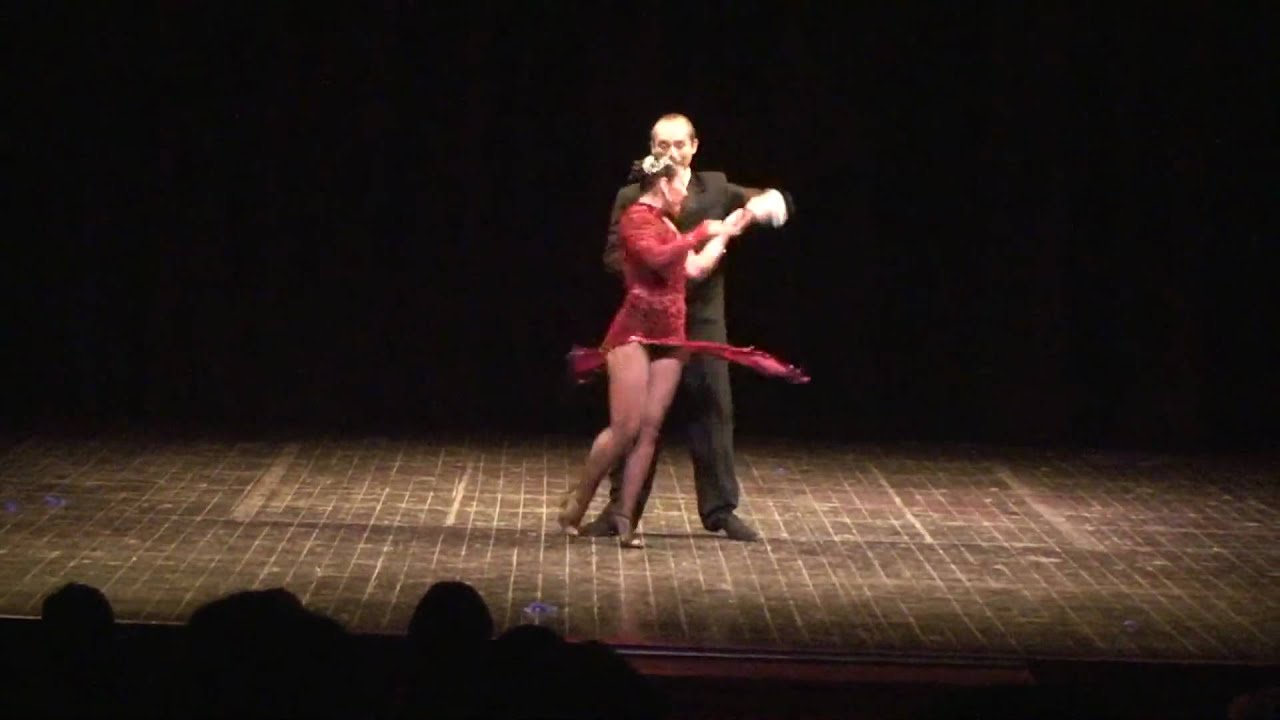 Paloma Berrríos Y Maximiliano Alvarado Olaguibel. 9 de Julio.