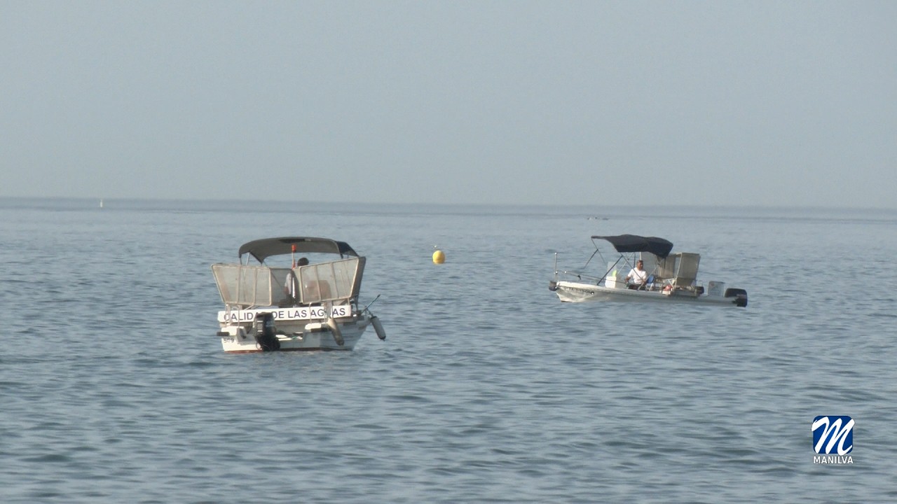 Dos barcos quitanatas trabajan durante todo el verano en nuestro litoral Dos barcos quitanatas trabajan durante todo el verano en nuestro litoral