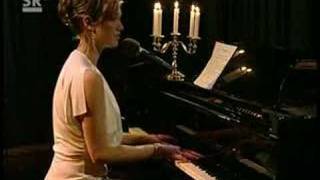 Delta Goodrem - Fragile (Live)