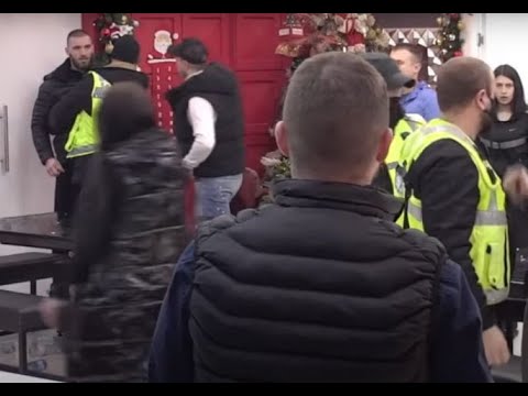 MOMENTALNA DISKVALIFIKACIJA: Mensur KRVNICKI NASRNUO na njega! Gadjao ga! Obezbedjenje ULETELO