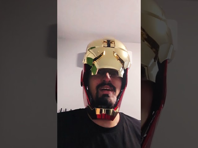 Vídeo relacionado con Iron-Man Electronic Mark 5 - Casco controlado por voz, ojos LED, accesorio de superhéroe portátil para Navidad y Halloween