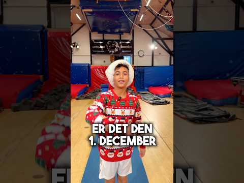1. December = 1 Baglænder🎄🎅🏽 #flyingsuperkids #julekalender #viralvideo