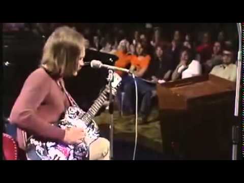 Video thumbnail for Lookin’ for My Rainbow (Montreaux live version)