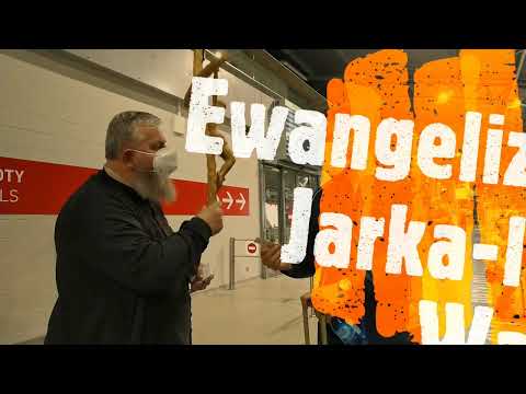 Charbel TV-Ewangelizacja księdza Jarka na lotnisku Modlin-Warszawa 04.06.2021
