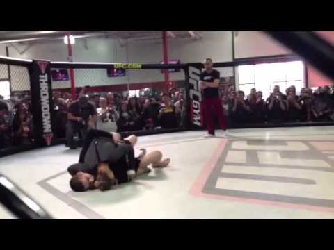 Ronda Rousey Shows Off Her Trip Takedowns at UFC 157 Workouts