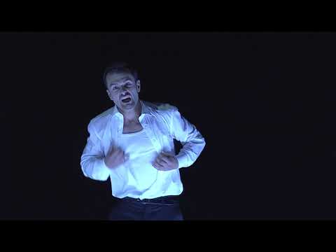 LE NOZZE DI FIGARO: Manuel Günther (Basilio) sings „In quegl'anni ...“