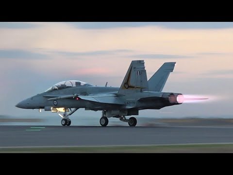 F/A-18 Hornet flares & afterburners Avalon Airshow 2019