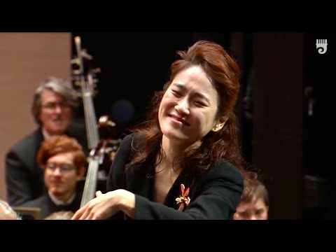 Han-Na Chang conducts Rachmaninoff Symphony 2