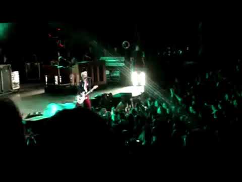 Videoclip de Burnout (Live at Verizon Wireless Amphitheater, Irvine, CA, 8/31/10) — Green Day