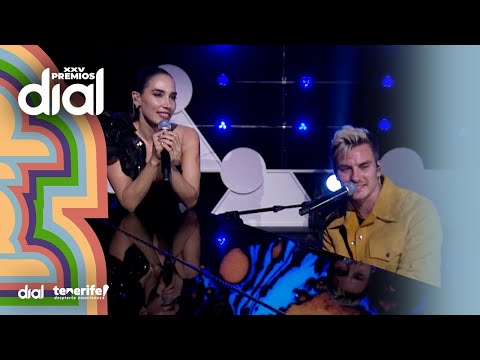 India Martínez y Dvicio - No me basta (en directo en Premios Dial 2021)