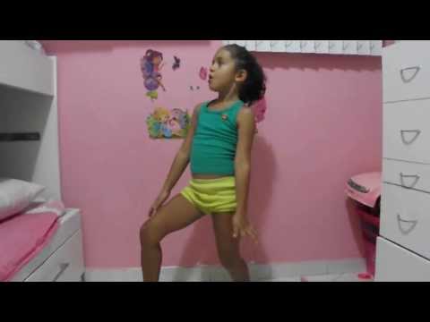Clara dança Show das Poderosas 