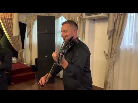 Roxana Tîrb și Formația Artistic - Colaj Bihor(Pe Picior) - LIVE 2022