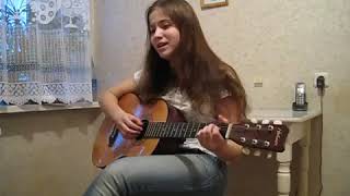 ❤Очень красивая русская девушка поёт под гитару стихи Э Асадова