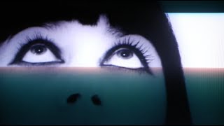 Musik-Video-Miniaturansicht zu International Dateline Songtext von Ladytron
