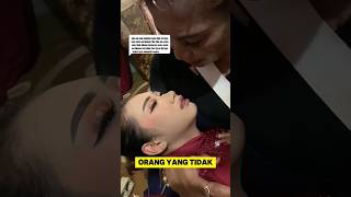 Download lagu The bride fainted because her father was hit by an unknown person ‼️‼️#sad #crying #marriage mp3