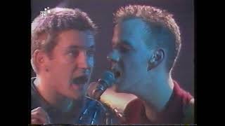 The Housemartins - Caravan Of Love &amp; We&#39;re Not Deep  (Live)