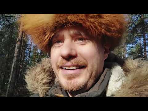 Call Outini yö eli Fraktuuran ironisuudesta sinimustan puolueen mainoksissa