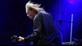 Neil Young Rockin&#39;In The Free World(New Sound)Live From Hyde Park 27th June 2009