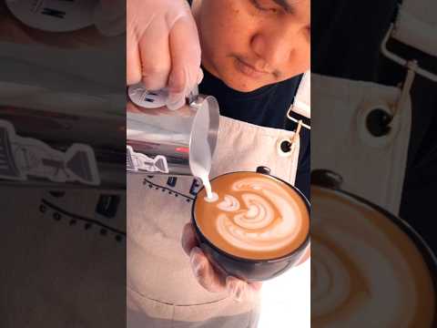 Easy Wing Tulip 🌷 Latte Art #barista #latteart #coffee #shorts #trending #music #viral #ytshorts