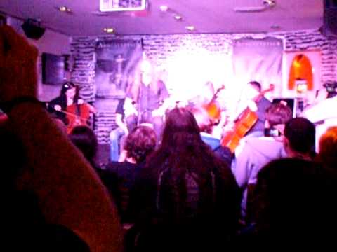 ♫♪ Apocalyptica  I don't care 2010 feat. Tipe Johnson unplugged live! Berlin Hardrock Café