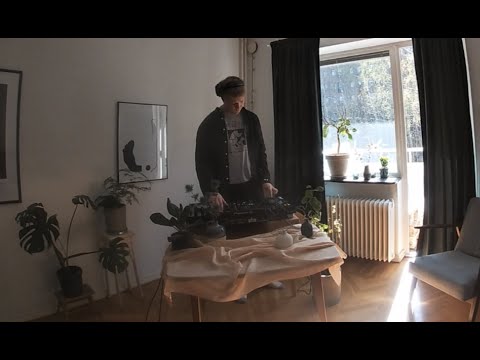 Room service festival set (DJ set from my living room)