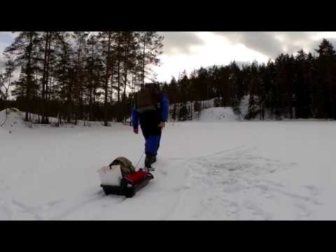 Pilkkiretki metsälammelle