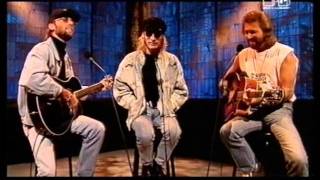 Bee Gees - I&#39;ve Gotta Get a Message To You live MTV Most Wanted 1993