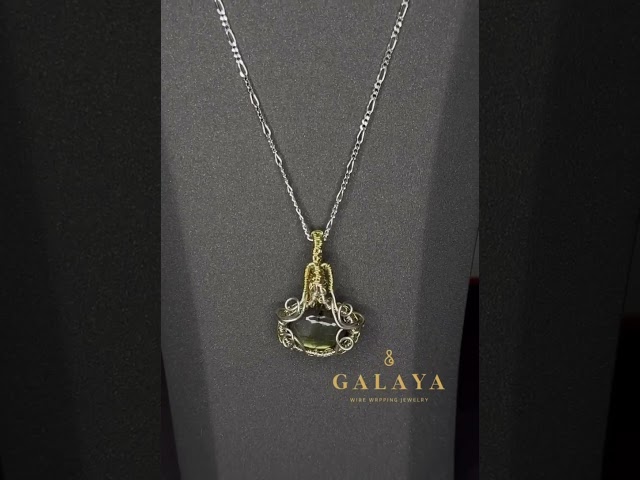 قلادة من الفضة الخالص  مع حجر  اللابرادوريت - الطاؤوس