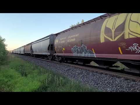 A heavy G840 grain train working up Bedford hill, Sprague sub September 9th, 2022.