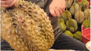 Durian Peeling Skill, How to Cut Durian Professionally, Cambodian Street Food