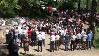 preview picture of video 'Sfintire Izvoare la fosta Cabana Radaseni 10 mai 2013'