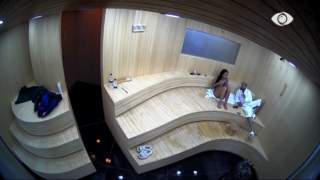 Ti je frikacake/ Gjesti bisedon me Eglin, banorja: Jam djegur nga këto gjëra…