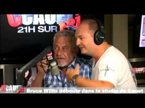 bruce willis débarque chez cauet