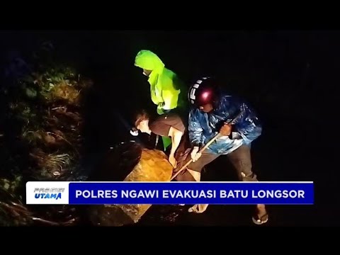POLRES NGAWI EVAKUASI BATU LONGSOR