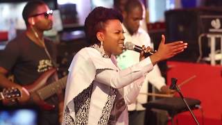 Same OG performs LIVE (I Ball) at - One One One.