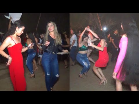Uyuyuyy Mamita linda que lindo bailan estas chicas - El ritmo tropical de | Ajuchitlan del Progreso