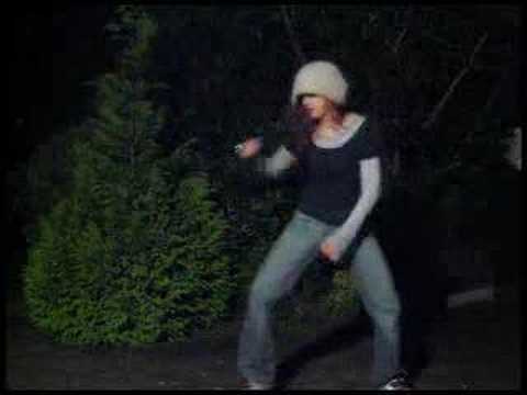 Irish babe dances her ass off to Daft Punk