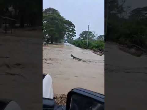 24 febrero 2026. Fuertes  precipitaciones caen sobre el Mcpio. Julio César Salas, Arapuey, Mérida.