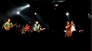 Pato Fu - Hino Nacional do Pato Fu (Sesc Belenzinho)