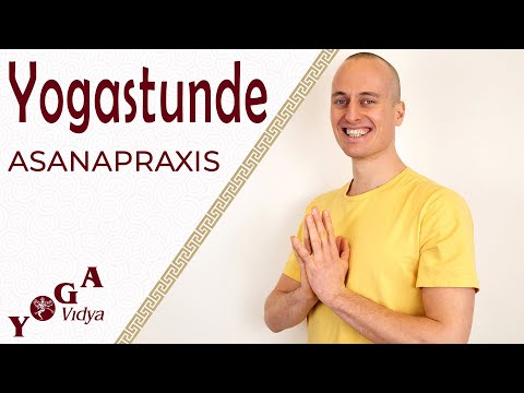 Yogastunde Mittelstufe "Ankommensstunde" mit Adrian - Yoga Vidya Live,  01.04.2022, 17:00 Uhr