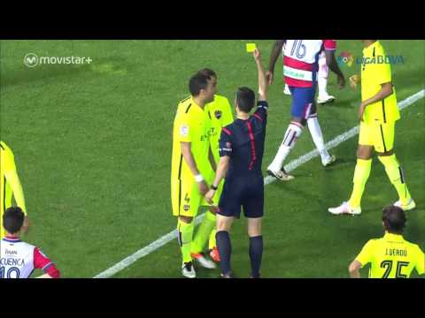 Gol de penalti de El Arabi (2-0) en el Granada CF - Levante UD