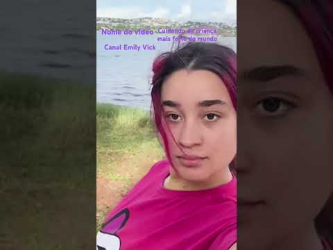 void carregando Emily no colo