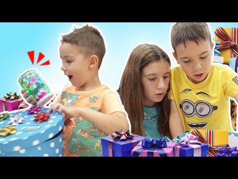 ABRIMOS vuestros REGALOS 🎁de la QUEDADA // Familukis