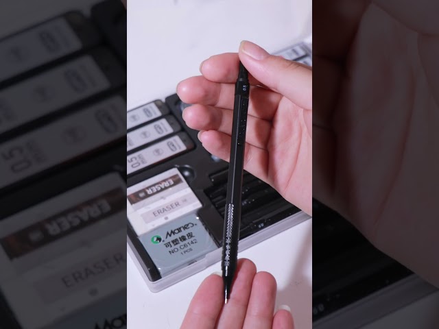 Vídeo relacionado con Four Candies Juego de 25 Portaminas: 3 de Metal (0.5, 0.7, 0.9 mm) y 3 de 2mm (HB 2H 2B 4B Color) Con 432 Recambios de Mina de Grafito Para Dibujar