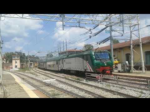 Uno degli ultimi convogli casaralta con E464.391 Trenord in partenza da Monza