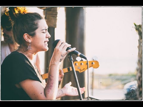 Alba Molina y Andreas Lutz en El Escenario Dorado "No puedo quitar mis ojos de ti"